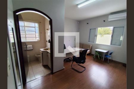 Casa à venda com 3 quartos, 225m² em Vila Feliz, São Paulo