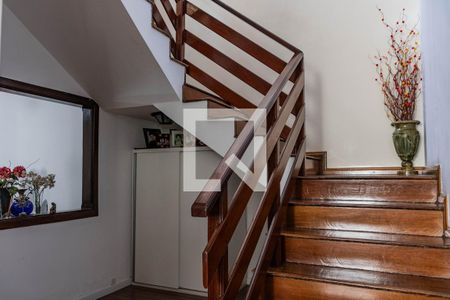 Escada de casa à venda com 4 quartos, 300m² em Caiçara-adelaide, Belo Horizonte
