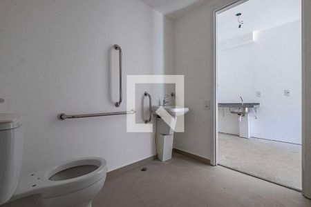 Banheiro de kitnet/studio à venda com 1 quarto, 30m² em Cerqueira César, São Paulo