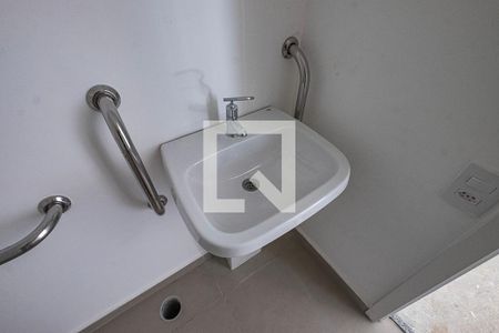 Banheiro de kitnet/studio à venda com 1 quarto, 30m² em Cerqueira César, São Paulo