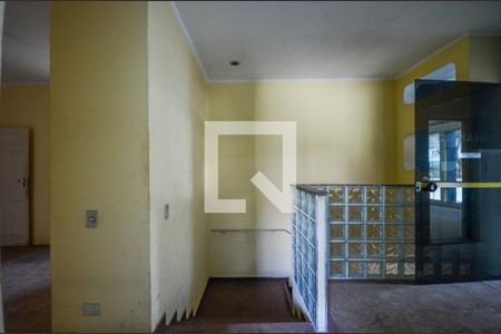 Escada de casa para alugar com 9 quartos, 463m² em Nossa Senhora do O, São Paulo