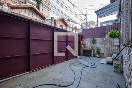 Garagem de casa à venda com 2 quartos, 129m² em Pinheiros, São Paulo