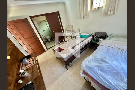 Quarto 1 - Suíte de casa à venda com 6 quartos, 263m² em Alípio de Melo, Belo Horizonte