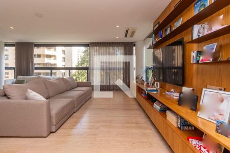 Apartamento à venda com 3 quartos, 205m² em Cerqueira César, São Paulo