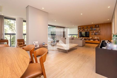 Apartamento à venda com 3 quartos, 205m² em Cerqueira César, São Paulo