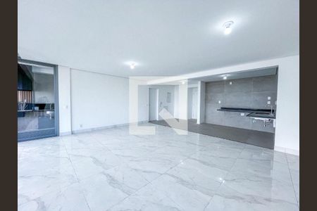 Apartamento à venda com 3 quartos, 195m² em Jardim das Acacias, São Paulo