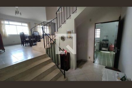 Casa à venda com 3 quartos, 219m² em Interlagos, São Paulo