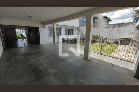 Casa à venda com 3 quartos, 219m² em Interlagos, São Paulo