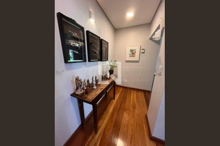 Casa à venda com 4 quartos, 310m² em Socorro, São Paulo