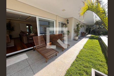 Casa à venda com 4 quartos, 310m² em Socorro, São Paulo