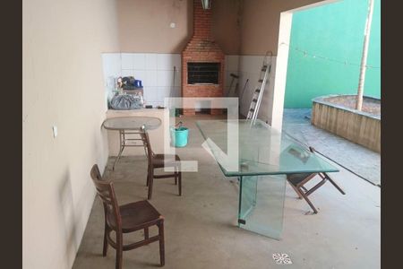 Casa à venda com 4 quartos, 258m² em Interlagos, São Paulo