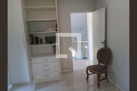 Casa à venda com 4 quartos, 258m² em Interlagos, São Paulo