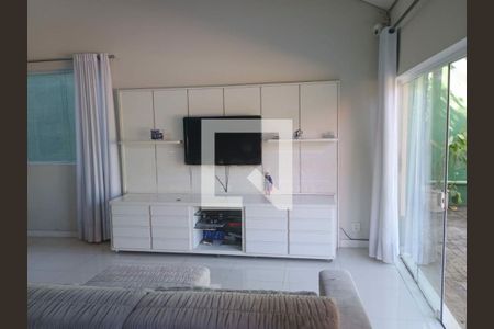 Casa à venda com 4 quartos, 258m² em Interlagos, São Paulo