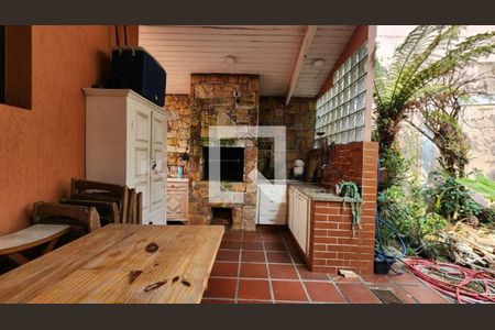 Casa à venda com 3 quartos, 270m² em Jardim Santa Helena, São Paulo
