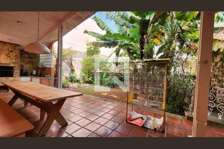 Casa à venda com 3 quartos, 270m² em Jardim Santa Helena, São Paulo
