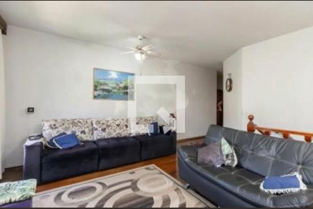 Casa à venda com 4 quartos, 280m² em Vila Carrão, São Paulo