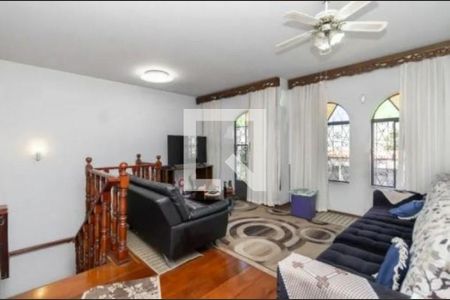 Casa à venda com 4 quartos, 280m² em Vila Carrão, São Paulo