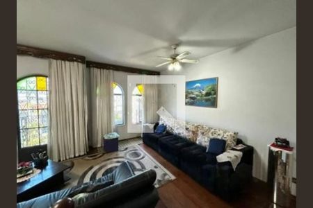 Casa à venda com 4 quartos, 280m² em Vila Carrão, São Paulo