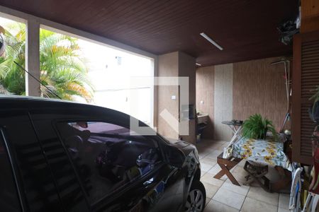 Garagem de casa à venda com 3 quartos, 200m² em Harmonia, Canoas