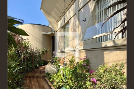 Casa de Condomínio à venda com 3 quartos, 205m² em Vila Elvira, São Paulo