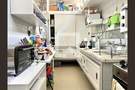 Casa de Condomínio à venda com 3 quartos, 205m² em Vila Elvira, São Paulo