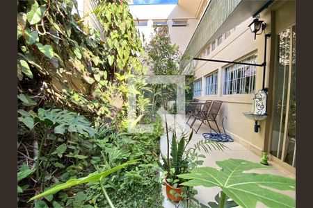 Casa de Condomínio à venda com 3 quartos, 205m² em Vila Elvira, São Paulo