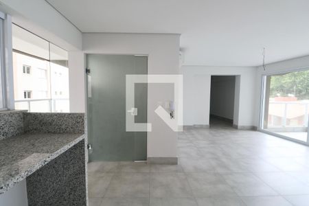 Cozinha de apartamento para alugar com 3 quartos, 145m² em Jardim Las Palmas, Guarujá