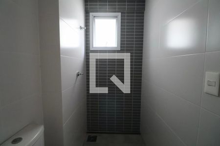 Banheiro da Suíte 2 de apartamento para alugar com 3 quartos, 145m² em Jardim Las Palmas, Guarujá