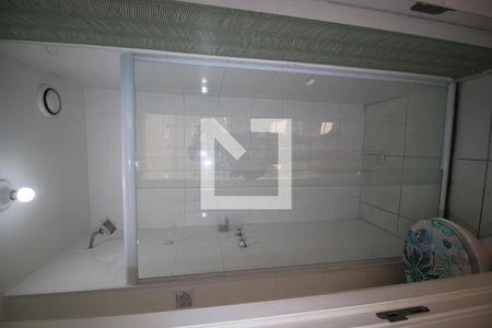 Banheiro de apartamento para alugar com 1 quarto, 35m² em Vista Alegre, Rio de Janeiro