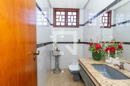 Banheiro de casa para alugar com 4 quartos, 515m² em Belvedere, Belo Horizonte