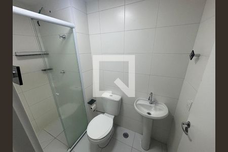 Banheiro de apartamento para alugar com 1 quarto, 25m² em Jardim Mirante, São Paulo