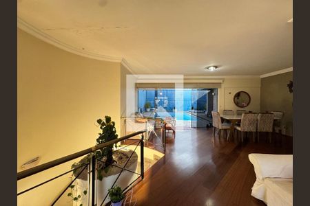 Foto 13 de casa à venda com 4 quartos, 264m² em Jardim Monte Azul, São Paulo