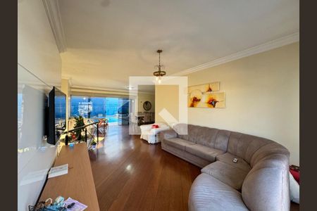 Foto 11 de casa à venda com 4 quartos, 264m² em Jardim Monte Azul, São Paulo