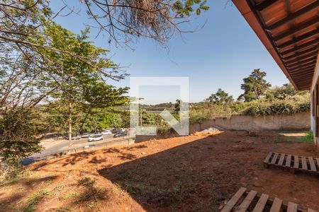 Entrada de casa para alugar com 4 quartos, 1400m² em Pampulha, Belo Horizonte
