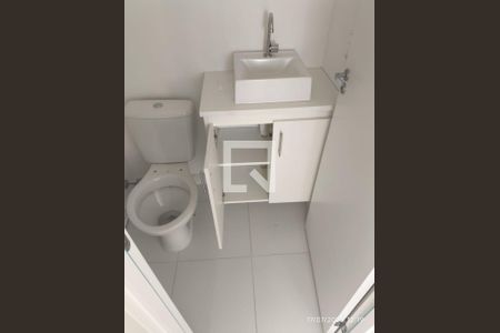 Banheiro de apartamento para alugar com 2 quartos, 32m² em Parque Novo Mundo, São Paulo