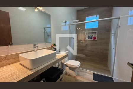 Banheiro da Suíte de casa à venda com 4 quartos, 230m² em Novo Eldorado, Contagem
