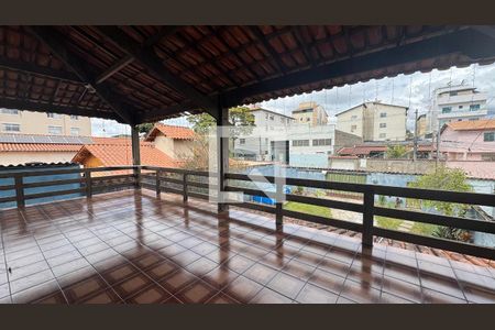 Área privativa de casa à venda com 4 quartos, 230m² em Novo Eldorado, Contagem