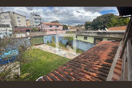 Vista de casa à venda com 4 quartos, 230m² em Novo Eldorado, Contagem