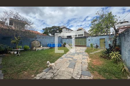 Área Externa de casa à venda com 4 quartos, 230m² em Novo Eldorado, Contagem