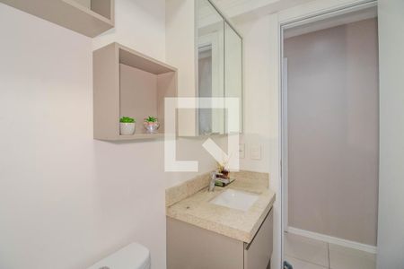 Banheiro Social de apartamento à venda com 2 quartos, 56m² em São Sebastião, Porto Alegre