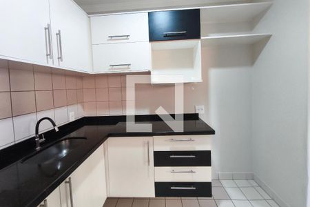 Cozinha de casa de condomínio à venda com 3 quartos, 89m² em Jardim Nova Europa, Campinas