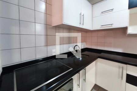 Cozinha de casa de condomínio à venda com 3 quartos, 89m² em Jardim Nova Europa, Campinas