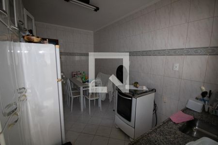 Cozinha de apartamento para alugar com 2 quartos, 75m² em Guilhermina, Praia Grande