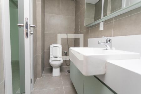 Banheiro da Suíte 1 de apartamento à venda com 3 quartos, 198m² em Três Figueiras, Porto Alegre