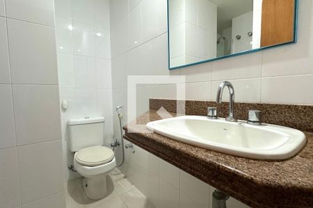 Banheiro Social 01 de apartamento à venda com 3 quartos, 86m² em Copacabana, Rio de Janeiro