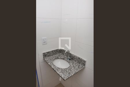 Banheiro Social de casa de condomínio à venda com 2 quartos, 44m² em Vila Pereira Cerca, São Paulo