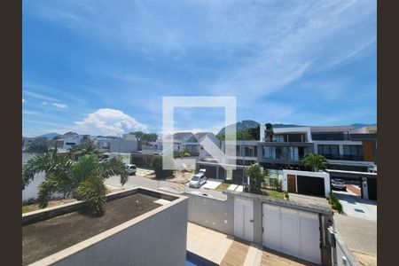 Casa à venda com 2 quartos, 300m² em Recreio dos Bandeirantes, Rio de Janeiro