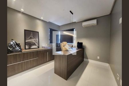 Casa à venda com 2 quartos, 300m² em Recreio dos Bandeirantes, Rio de Janeiro