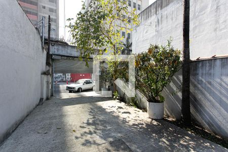 Garagem de casa à venda com 2 quartos, 150m² em Vila Gomes Cardim, São Paulo