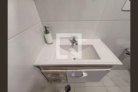 Banheiro de apartamento para alugar com 2 quartos, 49m² em Bela Vista, São Paulo